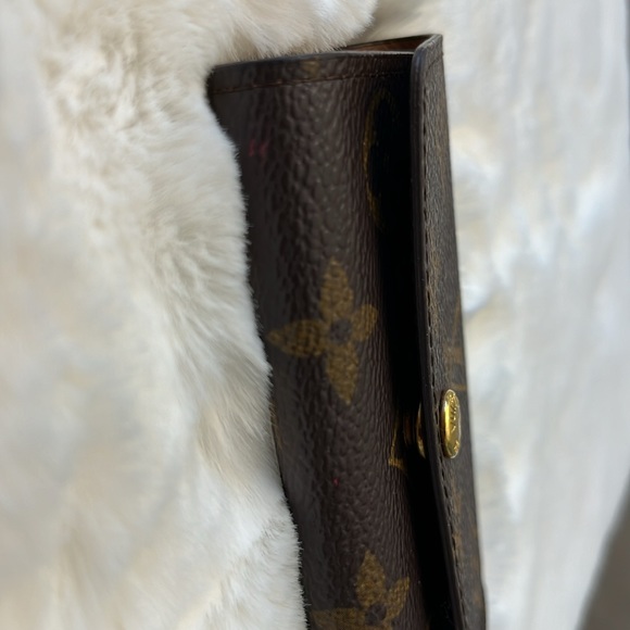 LOUIS VUITTON 6 Key Holder - Picture 5 of 6